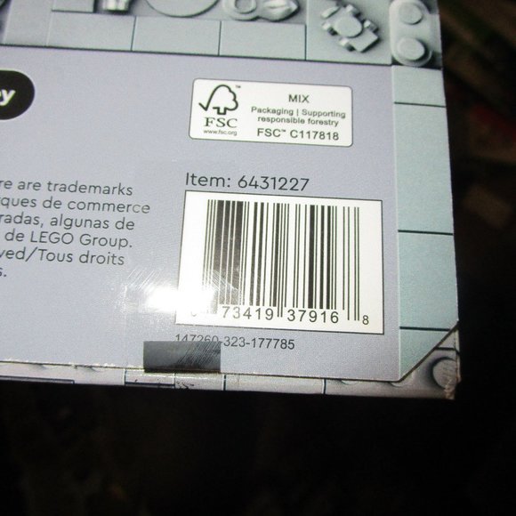 Lego 100th Anniversary Disney Villain Icons - Picture 2 of 2